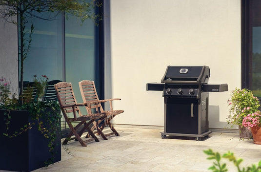 Rogue® 425 Gas Grill Black