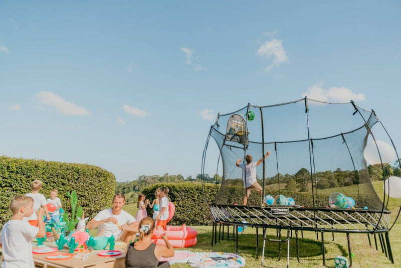 Load image into Gallery viewer, springfree trampoline picnic 
